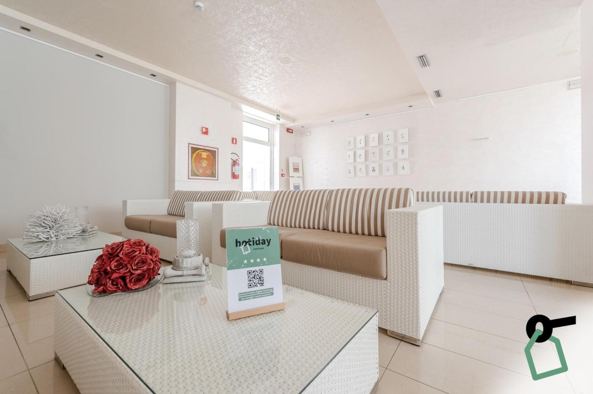 Hotiday Hotel Jesolo Spiaggia Exterior photo